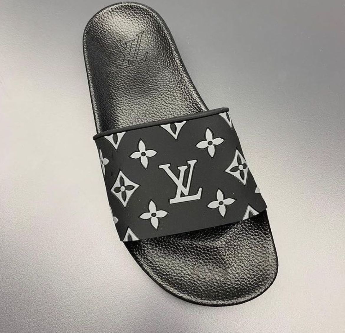 Claquettes homme confortables – sandales légères pour l’été